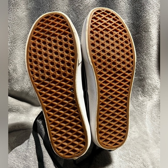 Women’s Size 8 Shoes- Converse and Vans - Picture 4 of 11